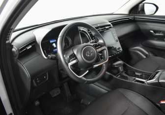 Подержанный автомобиль Hyundai Tucson 2023 года (9 фото)