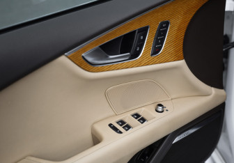 Подержанный автомобиль Audi A7 2011 года (19 фото)