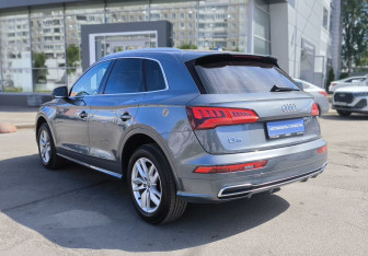 Подержанный автомобиль Audi Q5 2019 года (6 фото)