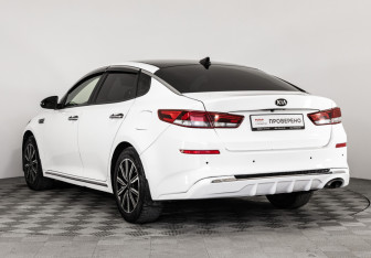 Подержанный автомобиль Kia Optima Sedan 2019 года (7 фото)