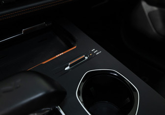 Подержанный автомобиль Changan UNI-K 2023 года (16 фото)