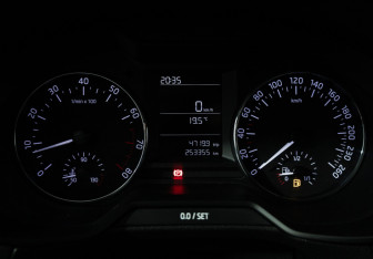 Подержанный автомобиль Skoda Octavia Liftback 2014 года (12 фото)