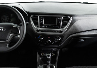 Подержанный автомобиль Hyundai Solaris Sedan 2020 года (14 фото)