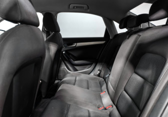 Подержанный автомобиль Audi A4 Sedan 2008 года (12 фото)