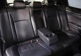 Подержанный автомобиль Honda Civic Hatchback 2017 года (25 фото)