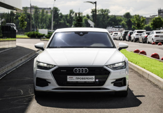 Подержанный автомобиль Audi A7 2021 года (4 фото)