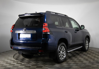 Подержанный автомобиль Toyota Land Cruiser Prado 2018 года (5 фото)