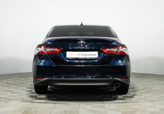 Подержанный автомобиль Toyota Camry Sedan 2019 года (6 фото)