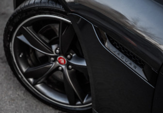 Подержанный автомобиль Jaguar F-Type Coupe 2016 года (15 фото)