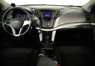 Подержанный автомобиль Hyundai i40 Sedan 2013 года (9 фото)