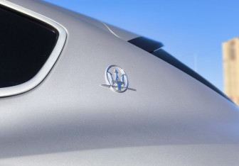 Подержанный автомобиль Maserati Levante 2018 года (10 фото)