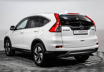 Подержанный автомобиль Honda CR-V 2015 года (7 фото)