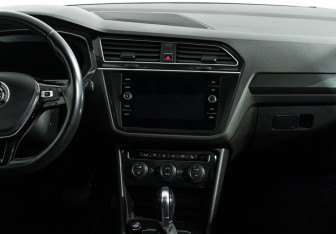 Подержанный автомобиль Volkswagen Tiguan 2017 года (14 фото)