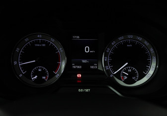 Подержанный автомобиль Skoda Octavia Liftback 2018 года (12 фото)