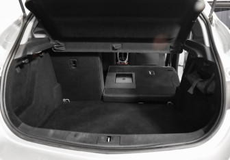 Подержанный автомобиль Opel Astra Hatchback 2011 года (22 фото)