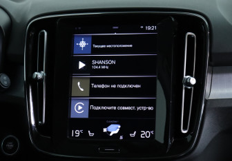 Подержанный автомобиль Volvo XC40 2019 года (14 фото)