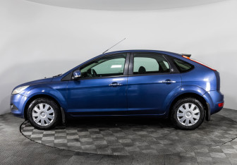 Подержанный автомобиль Ford Focus Hatchback 2008 года (8 фото)