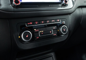 Подержанный автомобиль Volkswagen Tiguan 2011 года (17 фото)