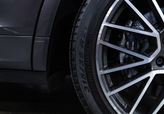 Подержанный автомобиль Porsche Cayenne 2020 года (41 фото)
