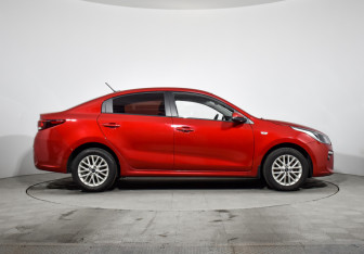 Подержанный автомобиль Kia Rio Sedan 2019 года (4 фото)