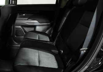 Подержанный автомобиль Mitsubishi Outlander 2015 года (10 фото)