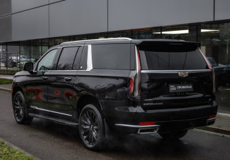 Подержанный автомобиль Cadillac Escalade Suv 2021 года (7 фото)