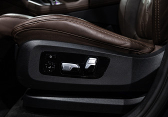 Подержанный автомобиль BMW X6 2022 года (17 фото)