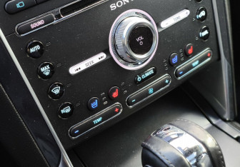 Подержанный автомобиль Ford Explorer 2018 года (23 фото)