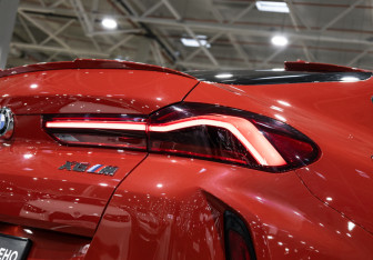 Подержанный автомобиль BMW X6 M 2021 года (13 фото)