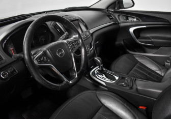 Подержанный автомобиль Opel Insignia Liftback 2013 года (9 фото)