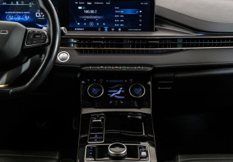 Подержанный автомобиль Exeed LX 2022 года (14 фото)