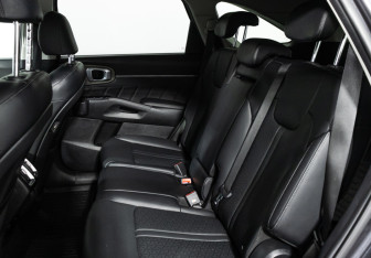 Подержанный автомобиль Kia Sorento 2021 года (10 фото)