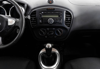 Подержанный автомобиль Nissan Juke 2012 года (11 фото)