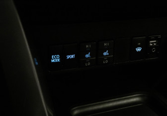 Подержанный автомобиль Toyota RAV4 2016 года (16 фото)