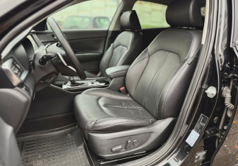 Подержанный автомобиль Kia Optima Sedan 2019 года (9 фото)