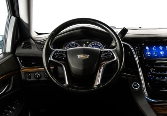 Подержанный автомобиль Cadillac Escalade Suv 2015 года (14 фото)