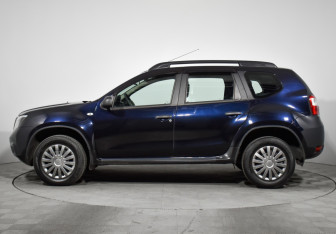 Подержанный автомобиль Nissan Terrano 2015 года (8 фото)