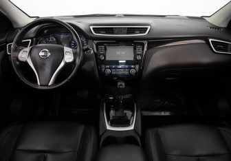 Подержанный автомобиль Nissan Qashqai 2017 года (9 фото)