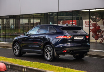 Подержанный автомобиль Jaguar F-Pace 2020 года (8 фото)