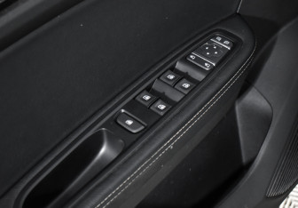 Подержанный автомобиль Renault Arkana 2019 года (10 фото)