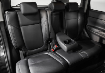 Подержанный автомобиль Mitsubishi Outlander 2021 года (23 фото)