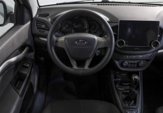 Подержанный автомобиль LADA (ВАЗ) Vesta Sedan 2017 года (10 фото)