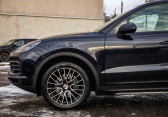 Подержанный автомобиль Porsche Cayenne 2018 года (9 фото)