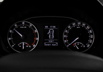 Подержанный автомобиль Skoda Octavia Liftback 2013 года (18 фото)