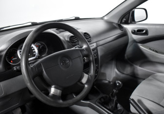 Подержанный автомобиль Chevrolet Lacetti Hatchback 2012 года (9 фото)