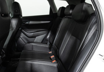 Подержанный автомобиль Skoda Karoq 2021 года (10 фото)