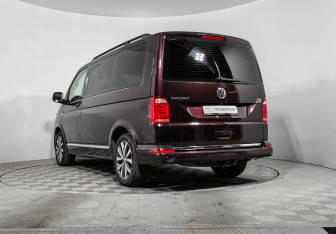 Подержанный автомобиль Volkswagen Multivan 2017 года (7 фото)