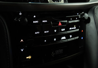 Подержанный автомобиль Lexus LX 2018 года (20 фото)