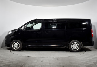 Подержанный автомобиль Peugeot Traveller 2021 года (8 фото)