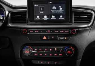 Подержанный автомобиль Kia Ceed Hatchback 2018 года (15 фото)